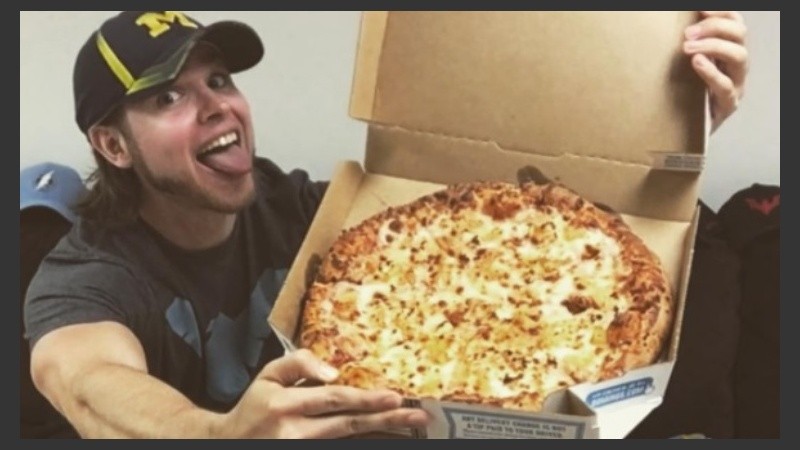 Los músculos y la pizza, una foto que se vio durante un año en su Instagram.