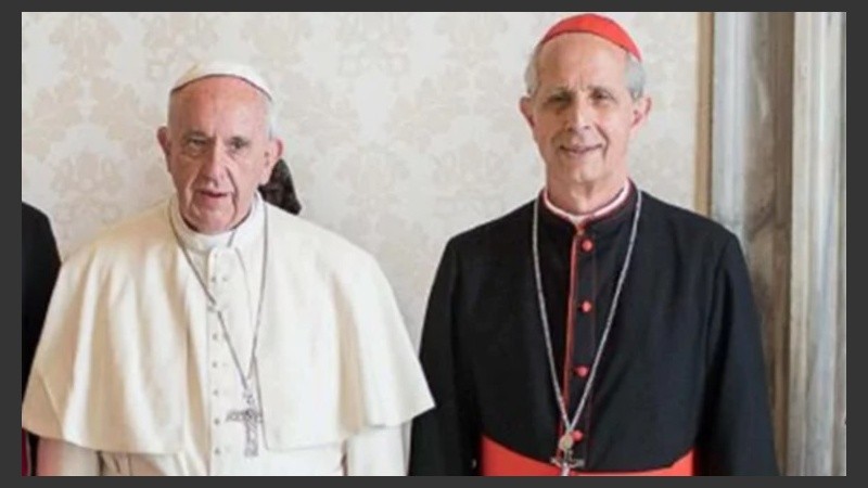 El papa Francisco junto a Mario Poli.