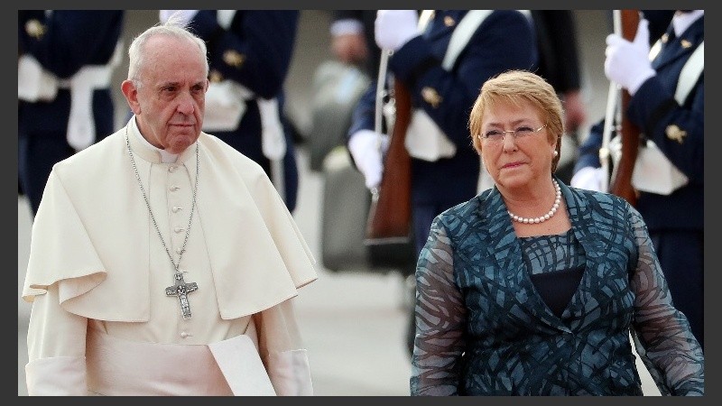 El Papa fue recibido por la presidenta Bachelet.