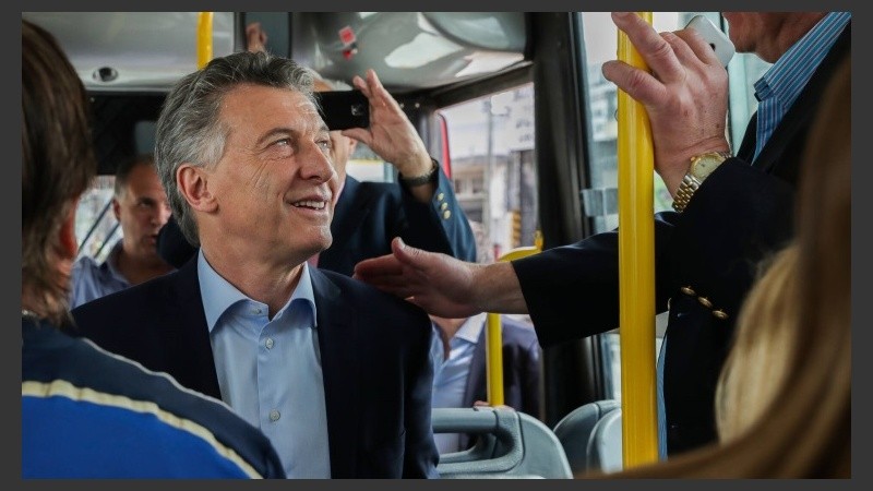 El presidente en la inuaguración del Metrobus en Morón.