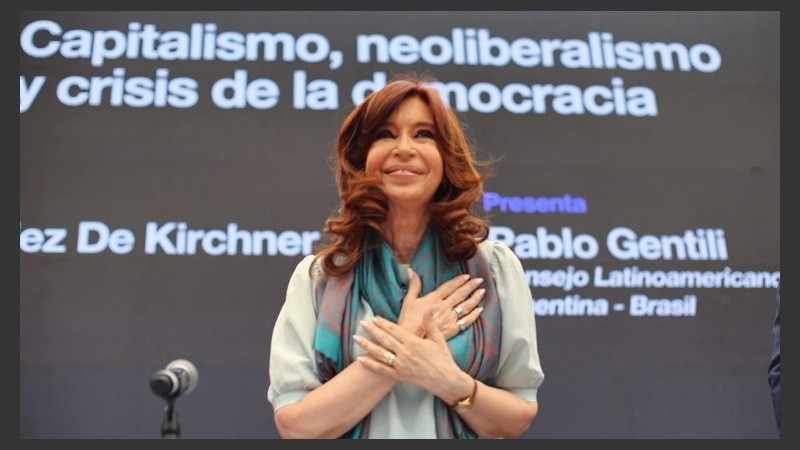 Cristina Kirchner tras su discurso en el Foro en Buenos Aires. 