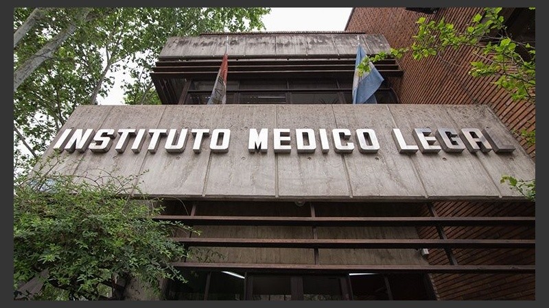 El cuerpo del motociclista fue llevado al Instituto Médico Legal.