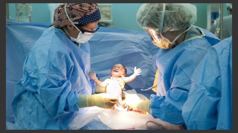 La beba nació por cesárea en el Hospital de Clínicas de San Pablo.