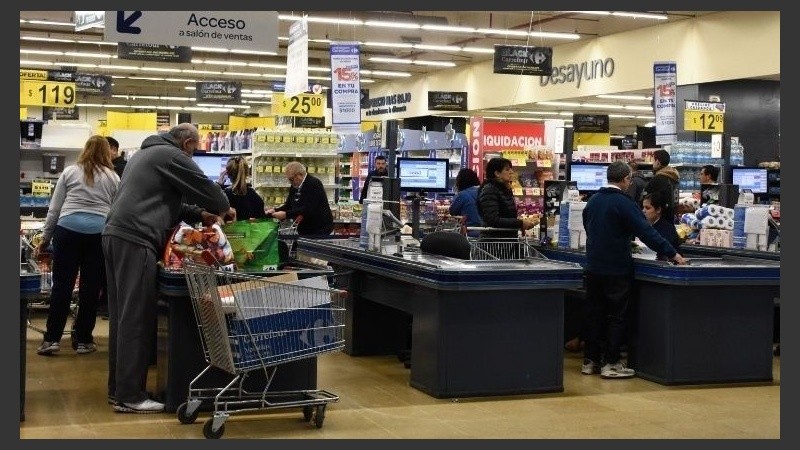 Los supermercados ofrecerán descuentos a clientes del Banco Nación.
