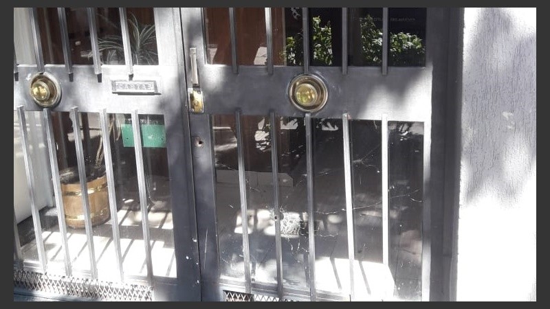 El edificio atacado está ubicado a pocos metros de la Policía Federal delegación Rosario.