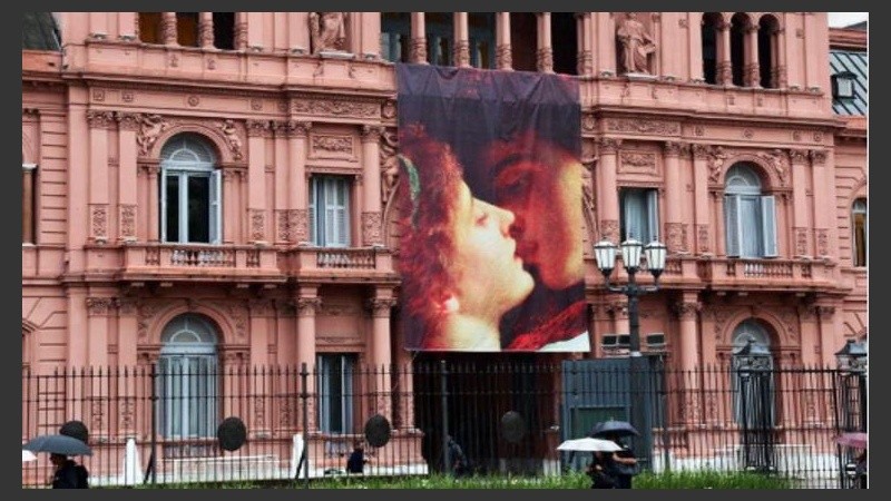 El beso con el que la Casa Rosada identifica el amor. 
