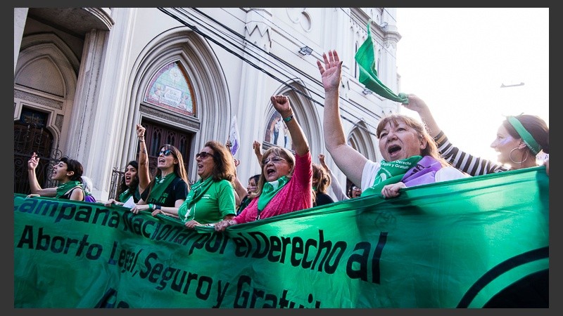 Postales de la multitudinaria marcha en el Día Internacional de la Mujer. (Alan Monzón/Rosario3.com)