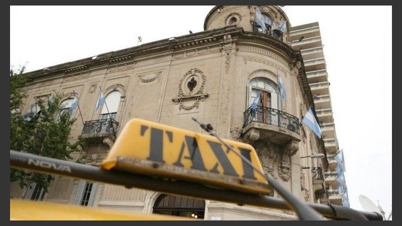 Taxistas reclaman un aumento del 35 por ciento. 
