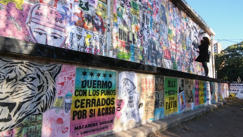 Así quedaron las dos paredes intervenidas por artistas de todo el país en los galpones del CEC.