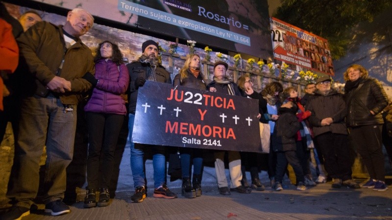 Los familiares de las 22 víctimas fatales protestaron contra el fallo de primera instancia conocido el martes.