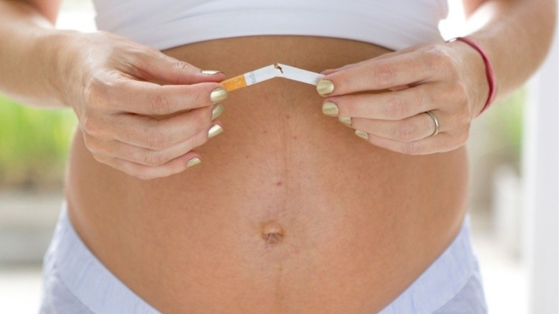 El cigarrillo para las parejas que buscan el embarazo es un factor negativo.