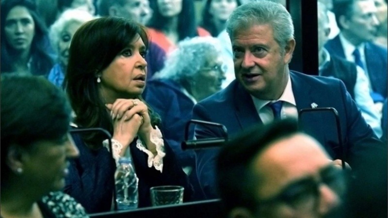 Cristina Kirchner junto a su abogado Carlos Beraldi, durante una audiencia. 