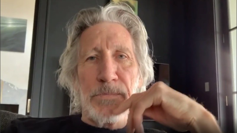 Roger Waters suma otro reclamo a sus ex compañeros de Pink Floyd.