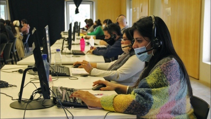 El call center del gobierno santafesino se instaló especialmente por la pandemia.