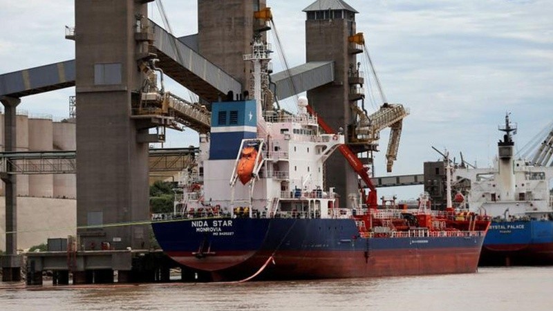 Por los puertos del Gran Rosario se exporta más del 70% de la cosecha.