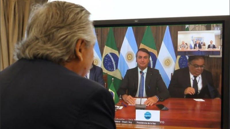 A pesar de los cruces, Alberto Fenández y Jair Bolsonaro se verán las caras a fines de marzo.