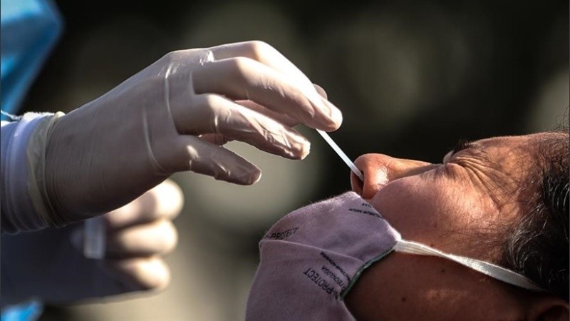  El Ministerio de Salud informó que se realizaron 104.287 testeos en las últimas 24 horas.