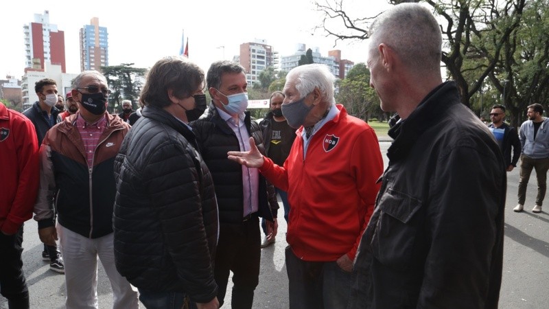 Jorge Griffa se cruzó con Nacho Astore y se saludaron frente a socios y autoridades.