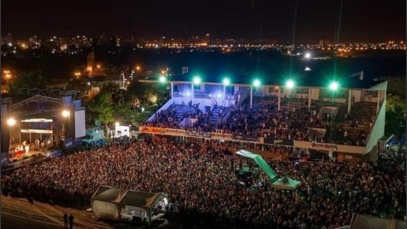 Una multitud disfrutó de la segunda noche de la  5ta. Fiesta Nacional de la Cumbia Santafesina.