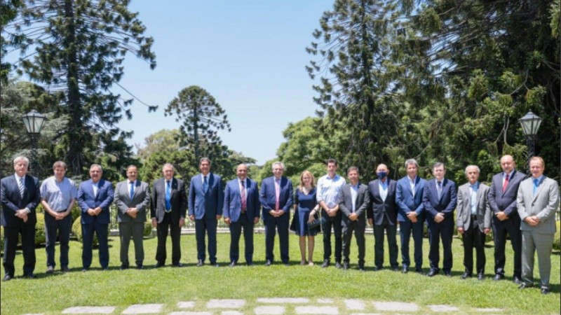 Gobernadores junto al presidente Alberto Fernández en la residencia de Olivos.