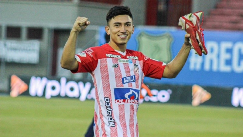 El cinco colombiano de 21 años es uno de los futbolistas apuntados por Newell's.