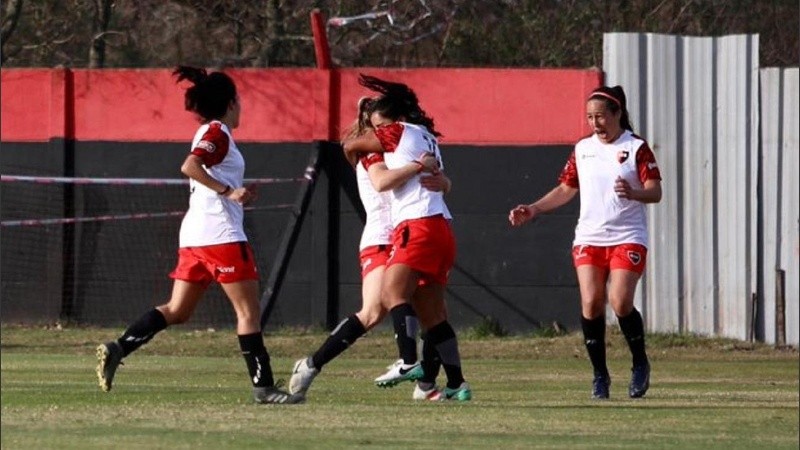 El equipo femenino leproso goleó a Cañuelas en el inicio de la Zona Campeonato de la Primera C.