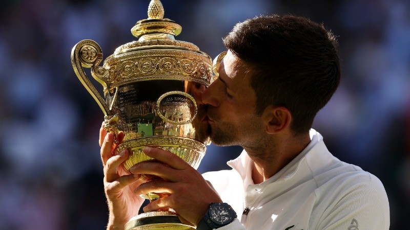 Novak Djokovic se coronó en Wimbledon y llegó a 21 torneos grandes