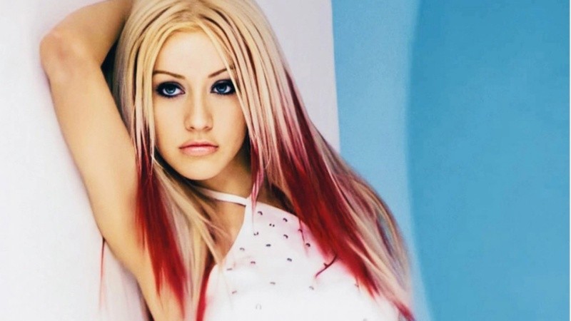 Así lucía Christina Aguilera su cabello bicolor a comienzos del 2000