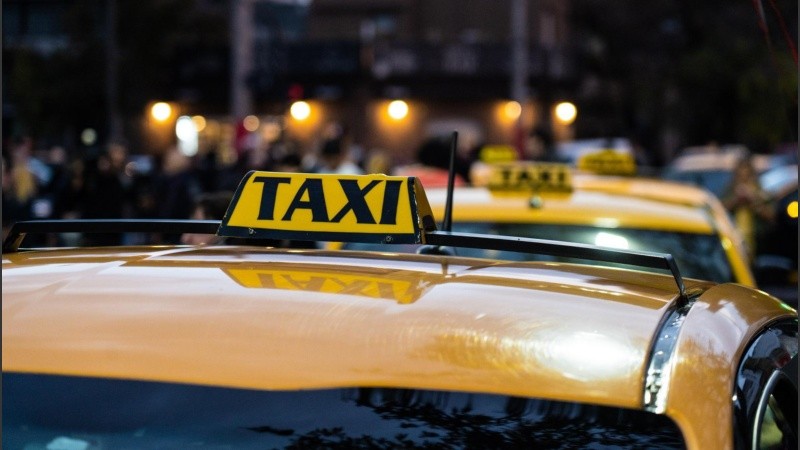 Los taxistas aseguran que por la crisis comenzaron a caucionar chapas.