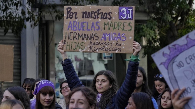 La marcha recorrió el centro rosarino.