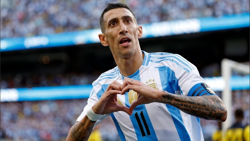 Di María fue el capitán del equipo y convirtió el 1-0 en Chicago,