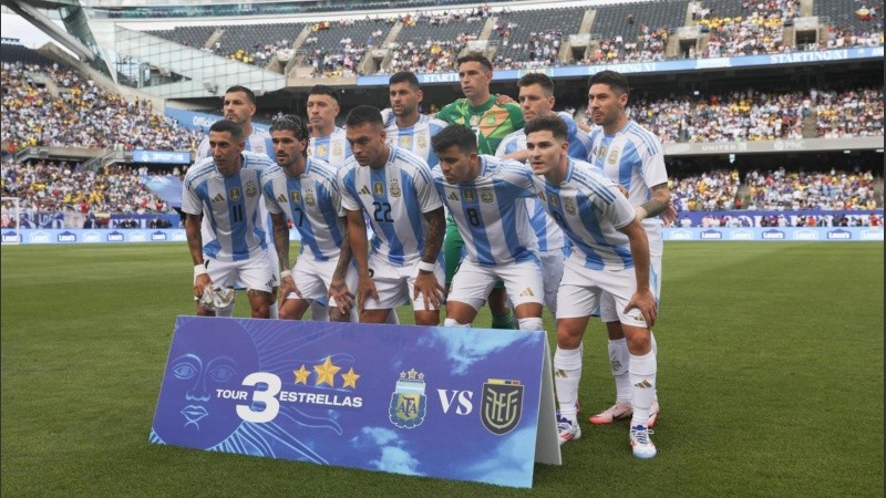 Los titulares de Argentina que salieron a jugar contra Ecuador en Chicago.