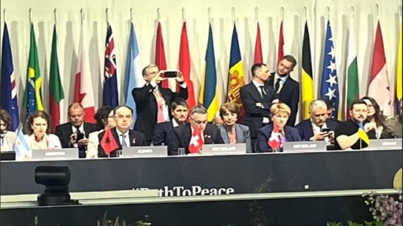 La canciller participó junto al presidente Milei de la Cumbre, donde fue parte del debate sobre asuntos nuclearesl.