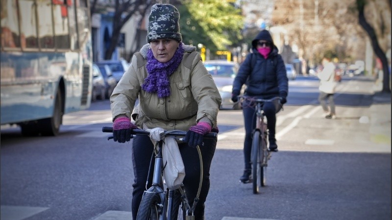 Todo abrigo es válido para salir a la calle estos días.