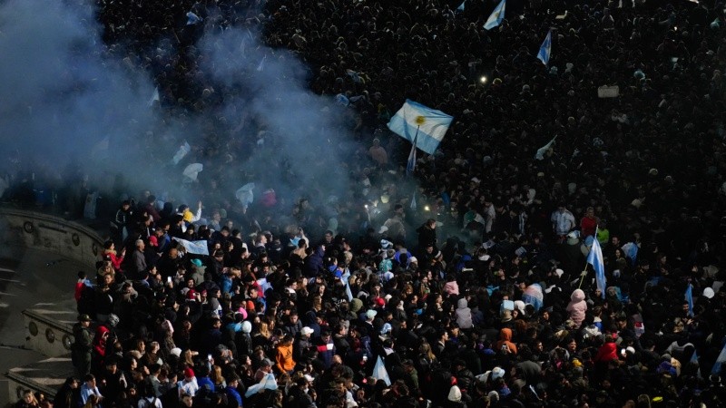 Los festejos de los rosarinos en el Monumento y las calles de la ciudad.