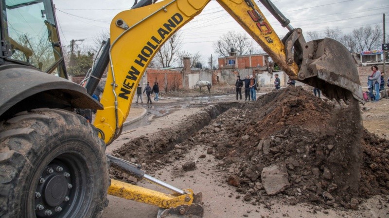 Sergio Fajardo recorrió Villa Banana junto al intendente Pablo Javkin y equipo.