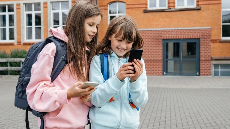 Suecia recomendó limitar el uso de pantallas para niños y adolescentes.