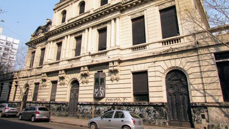 El edificio estuvo ocupado hasta 2010 y desde entonces entró en un limbo.