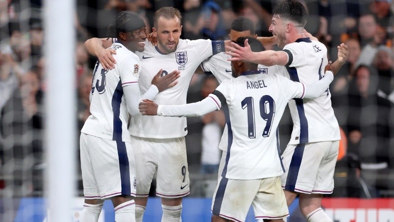 Kane celebra su doblete en la selección ante Finlandia.