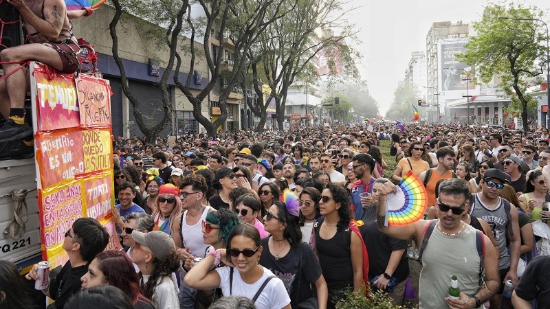 Una nueva Marcha del Orgullo se despliega este sábado en Rosario.