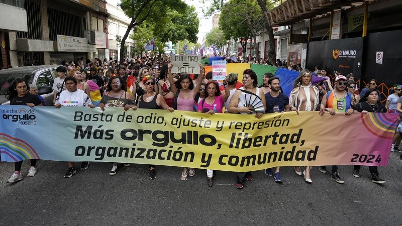 Una nueva Marcha del Orgullo se desplegó este sábado en Rosario.