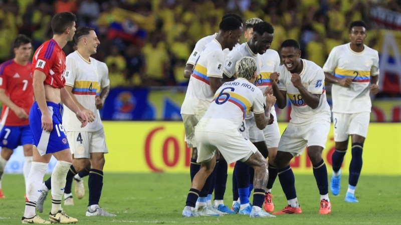 Los cafeteros, con camiseta retro,