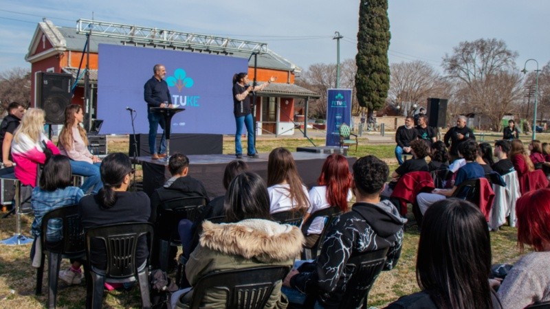 La presentación de los proyectos pensados por los adolescentes y jóvenes de Pérez.