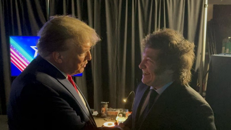 Donald Trump junto a Javier Milei.