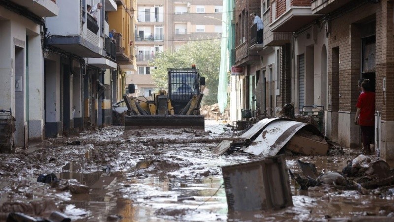 Autoridades de Valencia desplegaron una campaña de vacunación contra el tétanos tras el paso de la Dana.