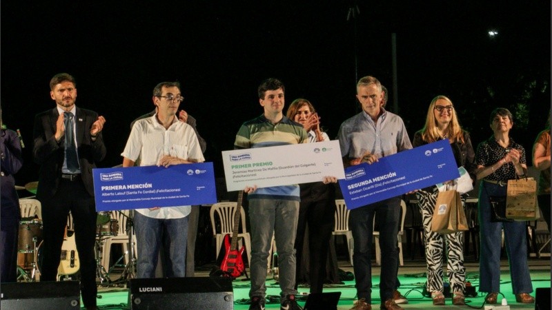 Los tres proyectos que llegaron a la final del concurso de banderas en la capital provincial.