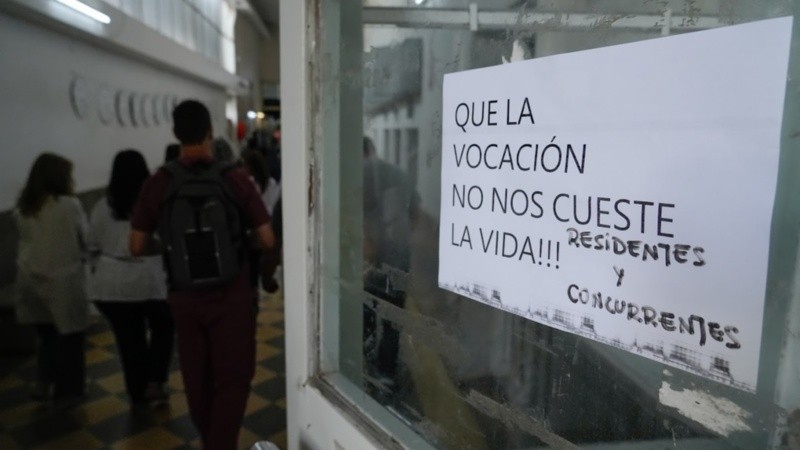 Profesionales de la salud hicieron varias medidas de fuerza contra la violencia en las instituciones.