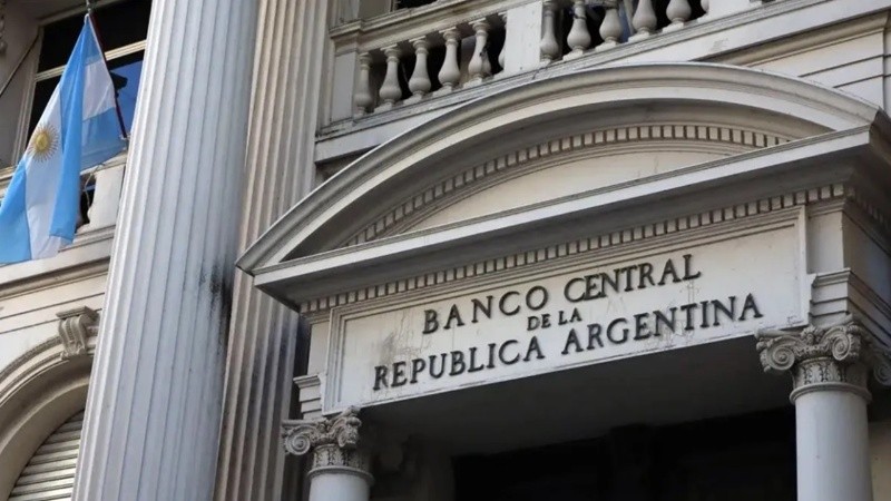 El Banco Central dispuso una nueva baja de tres puntos para sus tasas de política monetaria.