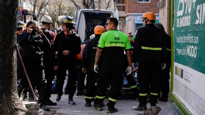 El día que la policía derribo la puerta de la casa de un narrador